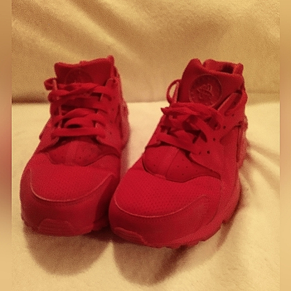 Custom red Nike Huarache run 2 Youth size 6.5